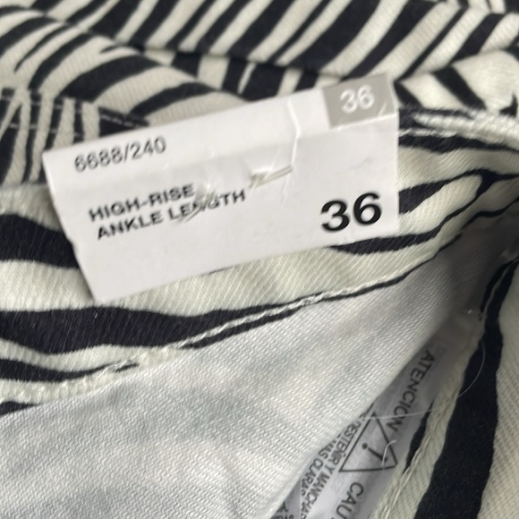 NWT Zara 100% cotton Zebra black/white Stripe Straight Leg Jeans - Size 4 - Picture 5 of 8